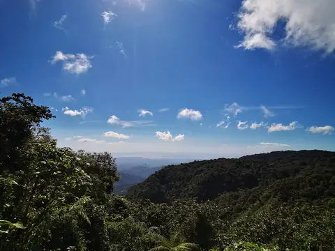 Slunce nad pralesem — Sopky a hory, Biorezervace Rio Ángel