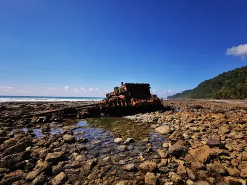Skalnaté pobřeží — Pláže a oceán, Biorezervace Rio Ángel